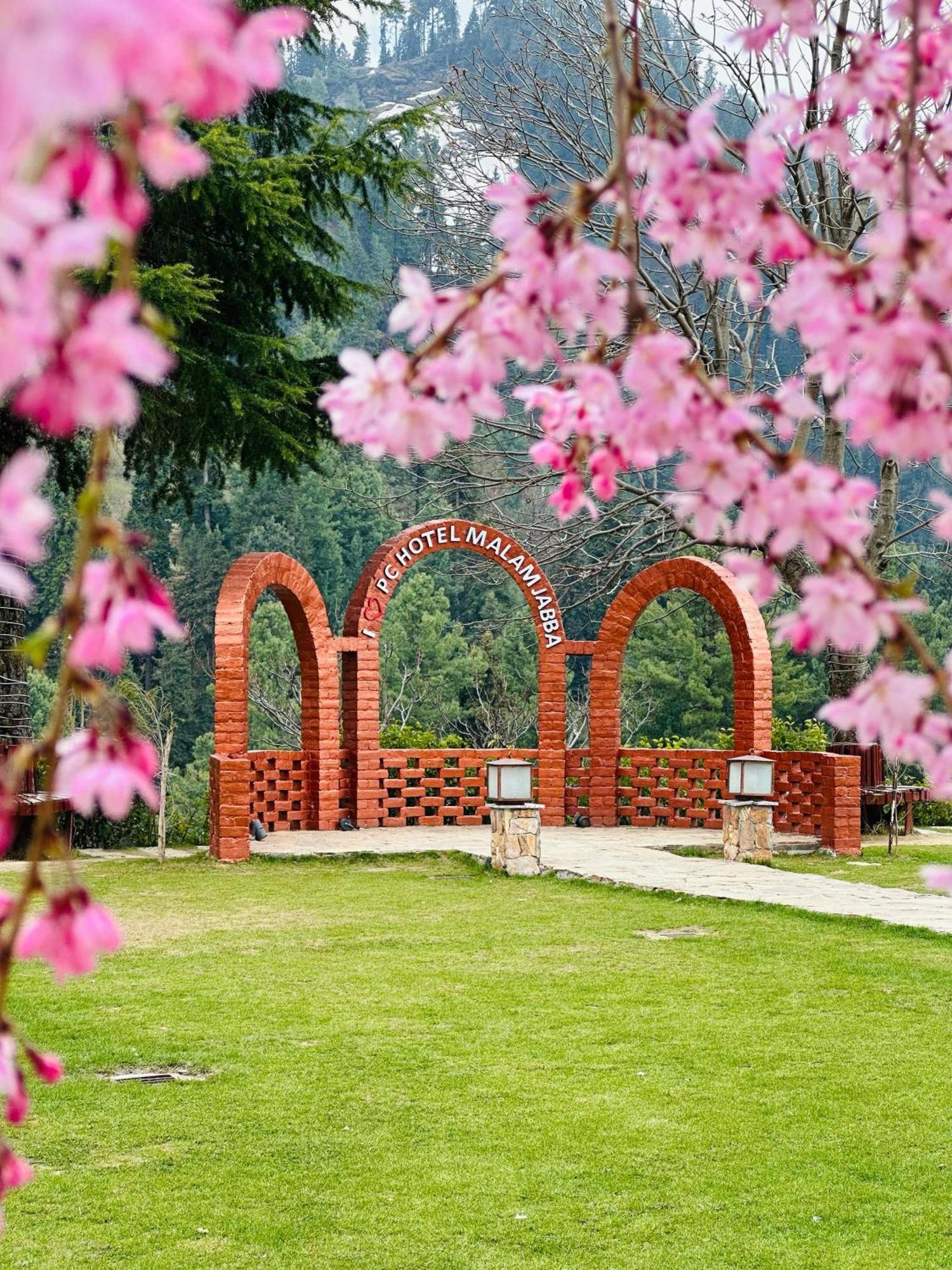 Pearl Continental Hotel Malam Jabba Exterior photo